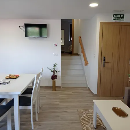 Lar Santiago Apartamentos Y Duplex - Parejas, Familias Y Peregrinos
